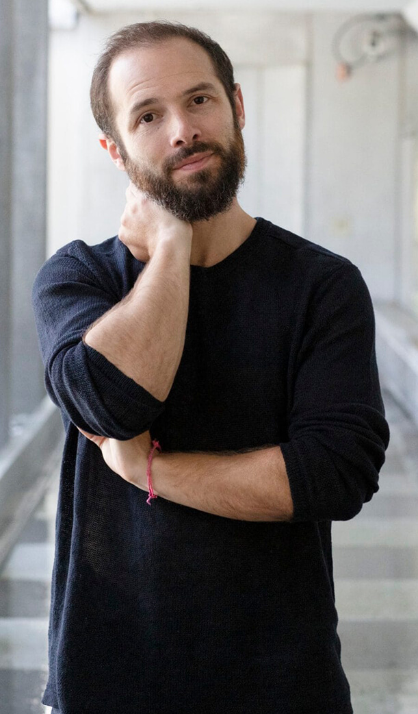 Portrait d’Aza Raskin, inventeur du scroll infini Portrait d’Aza Raskin, inventeur du scroll infini