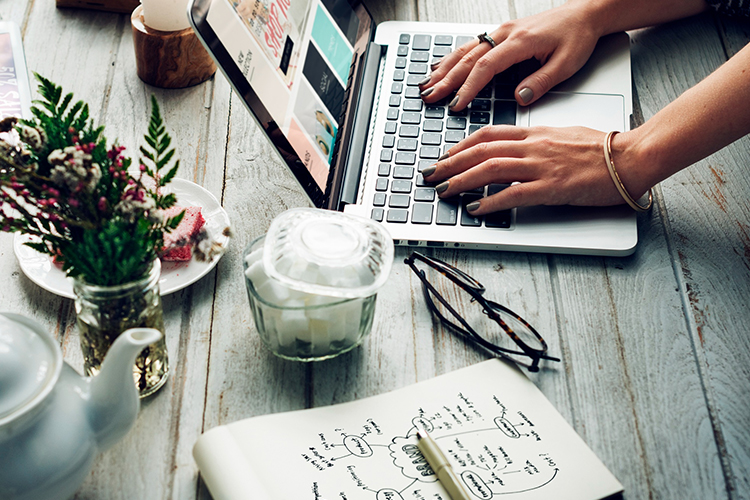 Découvrez tous mes services de webdesign et graphisme à Montpellier